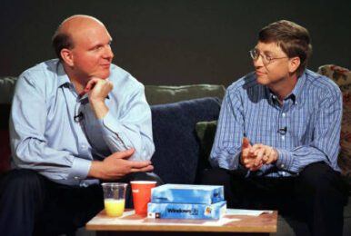 Bill Gates cua Microsoft nhuong chuc CEO